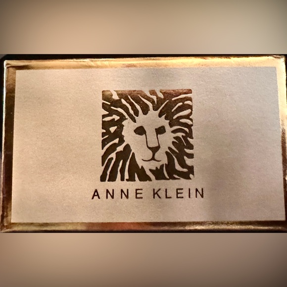 NIB Anne Klein Women's Crisscross Bangle Bracelet in Gold-Tone Size 2.5" - Picture 3 of 5